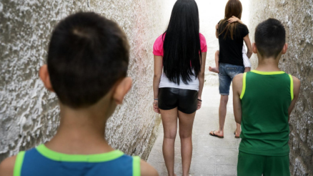 Reggio Emilia: inchiesta choc su affidi dietro compenso. Bambini ... - radioinblu.it