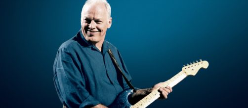 David Gilmour Auctions His Black Strat - Guitar Mag - guitarmag.co