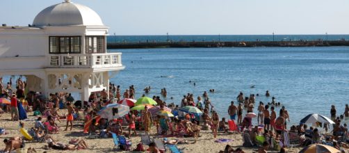 La Junta quiere evitar que se fume en las playas andaluzas