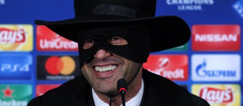 Paulo Fonseca diventa 'Zorro' dopo la vittoria contro il City