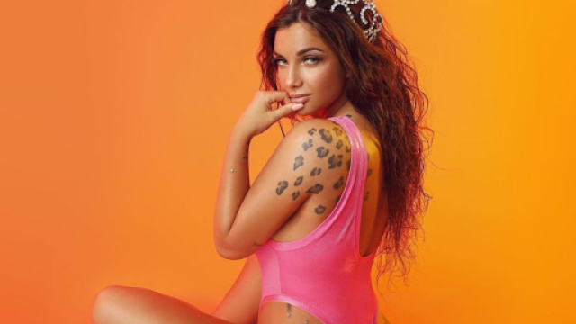 Elettra Lamborghini rivela: 'Parlo con Dio e compro tanti rosari'