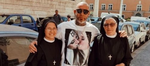Chef Henrique Fogaça publica foto polêmica em viagem ao Vaticano. (Reprodução/Instagram/ @henrique_fogaca74)