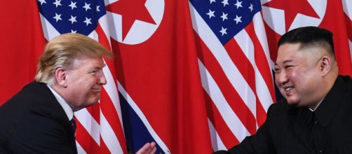 Trump si incontra per la terza volta con Kim, la prima in Corea del Nord.