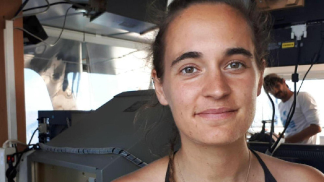 Insulti a Carola Rackete a Lampedusa