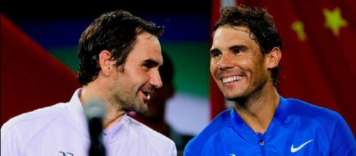 Roger Federer e Rafael Nadal in occasione dell'ultima sfida, al Masters di Shangai del 2017