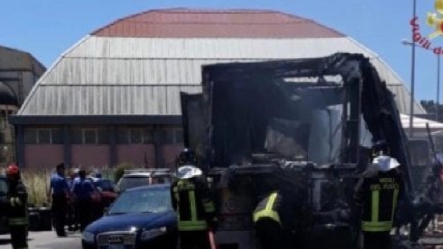 Gela, esplode una bombola di gas al mercato rionale: 14 feriti, 5 sarebbero gravi