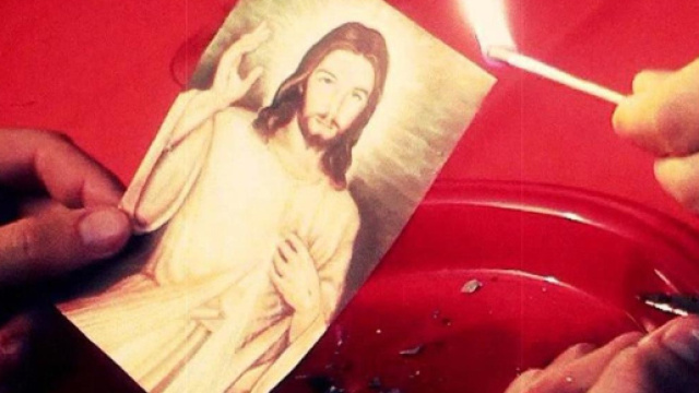 Mafia, la 'punciuta': il rituale di affiliazione per i membri di Cosa Nostra: congruenze con riti massonici