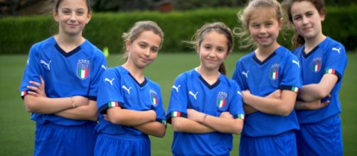 Mondiali di calcio donne, 5 bambine realizzano il sogno di allenarsi con le professioniste