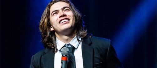 Tudo começou depois que o humorista compartilhou uma frase em seu Twitter. (Arquivo Blasting News)