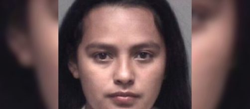 Usa, matrigna getta benzina in faccia alla figlia del compagno e le da fuoco: arrestata