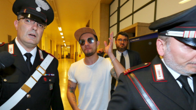 Marco Carta in lacrime dalla D'Urso: 'Difficile dimostrare che non sei pazzo'