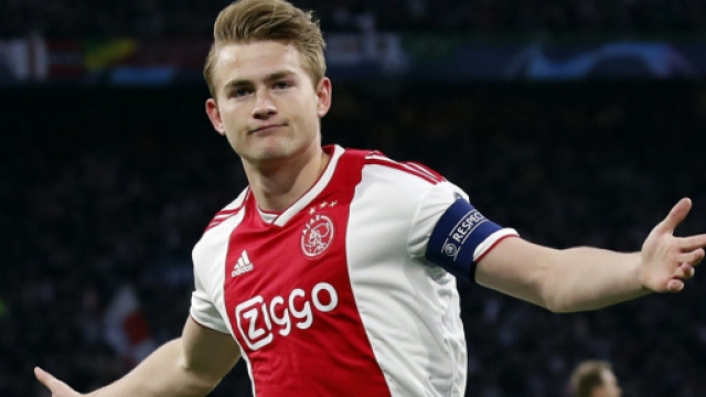 Mercato PSG : Paris serait d&eacute;pass&eacute; par Liverpool pour de Ligt