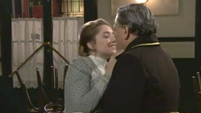 Una Vita, anticipazioni: Flora bacerà Paquito