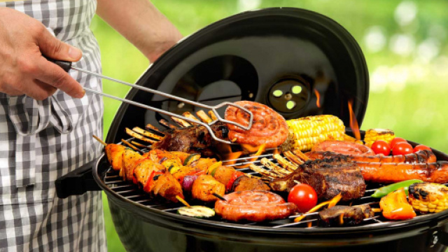 Carne alla griglia potenzialmente cancerogena: i consigli degli esperti