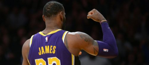 LeBron James Passes Michael Jordan for 4th in NBA Career Scoring ... - voanews.com