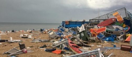 Maltempo: Marche devastate da pioggia e vento, distrutta la spiaggia di Numana.