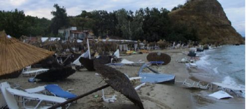 Grecia, tornado si abbatte sulla penisola Calcidica.