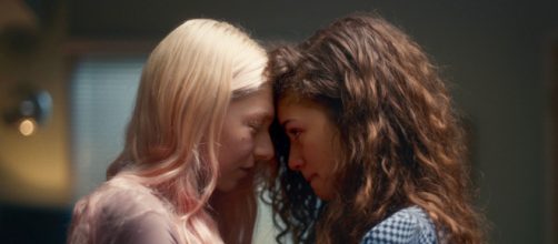 Hunther Schafer e Zendaya em cena da polêmica série 'Euphoria'. (Arquivo Blasting News)