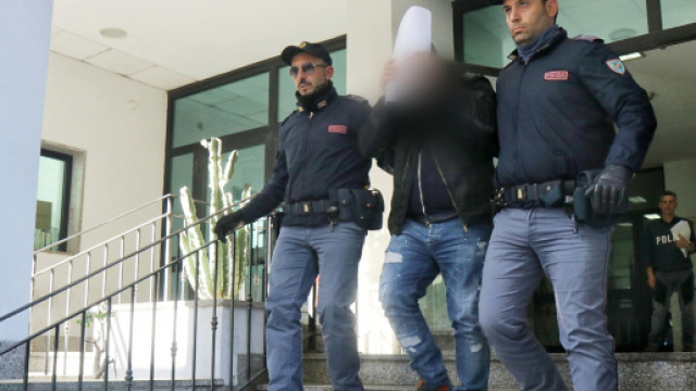Reggio Calabria: 43enne arrestato, aveva minacciato la moglie con una pistola.