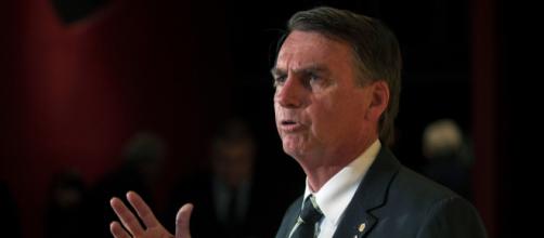 Bolsonaro fala sobre a possibilidade de indicar Eduardo ao cargo de embaixador. (Arquivo Blasting News)