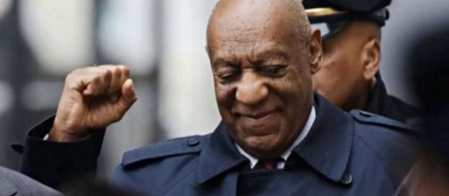 At 82 years old, Bill Cosby makes birthday statement to the public, catching many off-guard. - [Image source: Starwolfent TV / YouTube screencap]