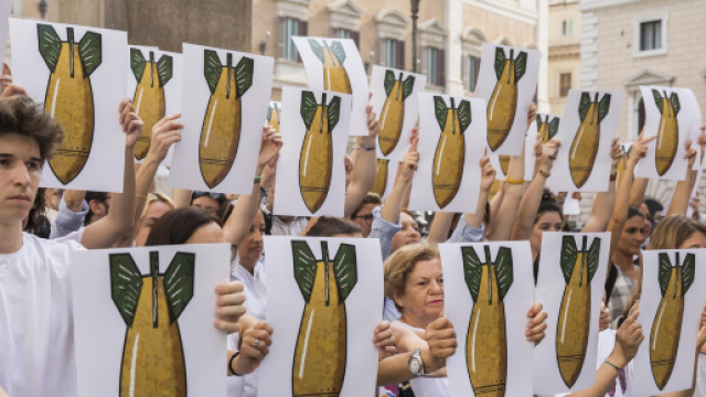 Di Maio annuncia lo stop di bombe italiane all'Arabia Saudita e ... - vita.it