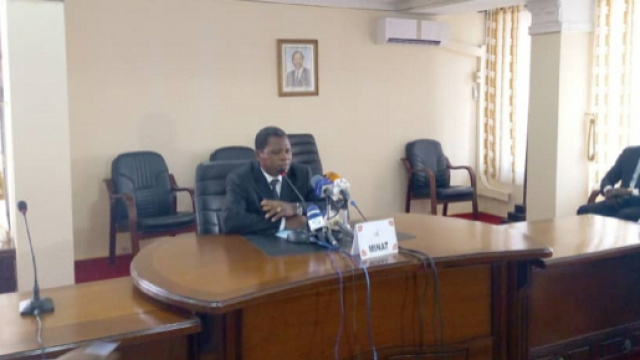 Le Ministre de l'Administration Territoriale du Cameroun Paul Atanga Nji (c) Samel Bondjock