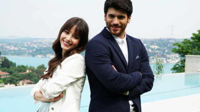 Anticipazioni Dolunay: arriva il padre di Nazli che le permetterà di aprire il ristorante