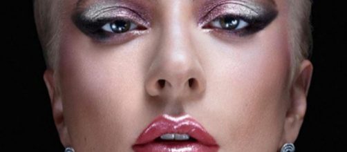 Lady Gaga libera pré-vendas de marca própria de cosméticos. (Reprodução/Instagram/@ladygaga)