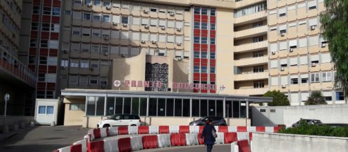 Lecce, incidente a Copertino: 27enne perde il controllo della sua auto e si ribalta, finisce in Rianimazione