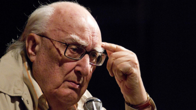 È morto Andrea Camilleri: lo scrittore aveva 93 anni