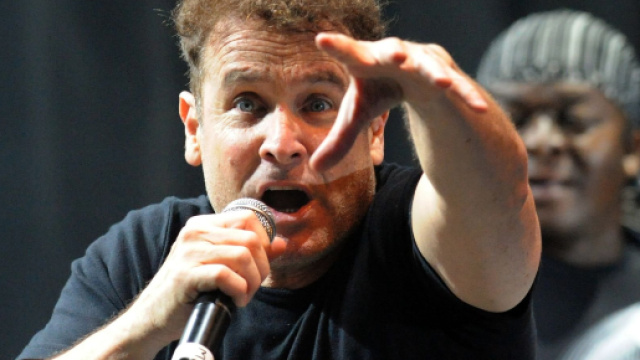 Mort de Johnny Clegg, le «zoulou blanc» qui combattait l'apartheid ... - newsstandhub.com