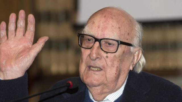 Morto Andrea Camilleri: lo scrittore siciliano aveva 93 anji