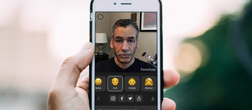 FaceApp, l'app che invecchia scatena polemiche: crescono i dubbi sulla privacy