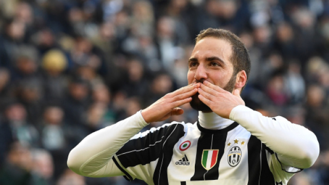 Calciomercato Juventus, futuro in bilico per Higuain