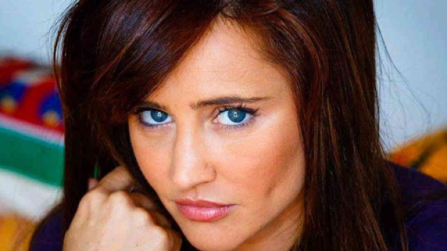 Viola (Ilenia Lazzarin) Ph. Giuseppe D'Anna