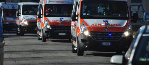 Napoli, dramma a Mergellina: 22enne si lancia dal settimo piano: muore sul colpo