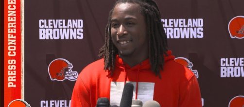 Kareem Hunt's future is once again in doubt. [Image via Cleveland Browns/YouTube]