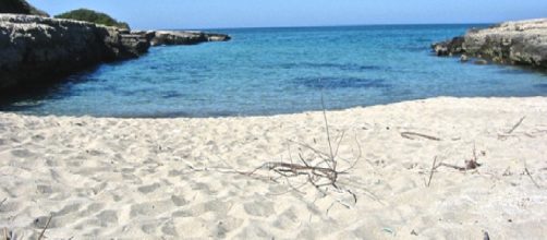 Brindisi, lite in spiaggia a Specchiolla: pugni e bastonate contro dipendenti di un lido