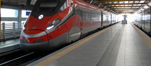 Treni, ritardi in tutta Italia a causa di un incendio sulla tratta Roma-Firenze