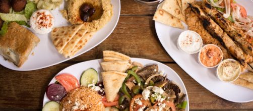 Platos de comida griega muy finos y saludables