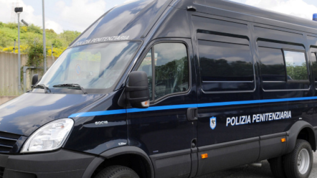 Lecce: detenuto 40enne si toglie la vita in carcere.