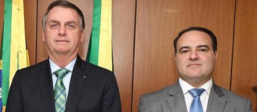 Ministro Jorge Oliveira participa de live ao lado de Bolsonaro e apresenta proposta. (Arquivo Blasting News)