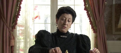 Anticipazioni Una Vita: Ursula viene trasferita in manicomio