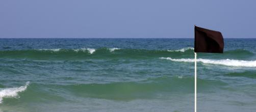 Get Wallpaper 5 Significados Del Color De Las Banderas De La Playa For Android Free
