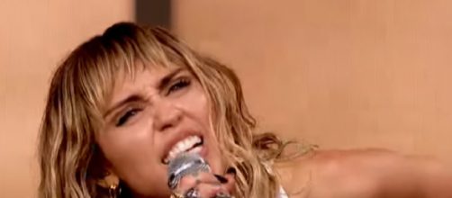 Miley Cyrus - Party In The USA/Old Town Road/Panini, Glastonbury. [Image source/BBC Music YouTube video]