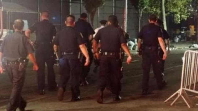 La polizia sul luogo della sparatoria