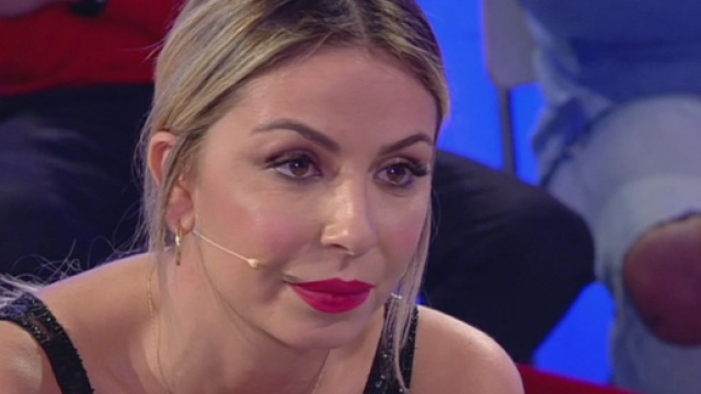 U&D, Sabrina Ghio contro un locale della Sardegna che non accetta i bambini: 'Meglio Ibiza'.