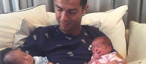 Depois de criar os filhos sozinho por anos, Ronaldo se casou de novo, agora com Georgina Rodríguez. (Arquivo Blasting News)