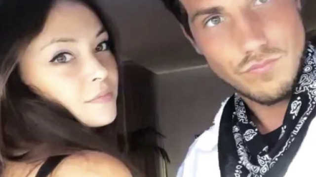 Martina e Daniele, lui risponde agli haters: 'Fate pure congetture, nel frattempo sbam'